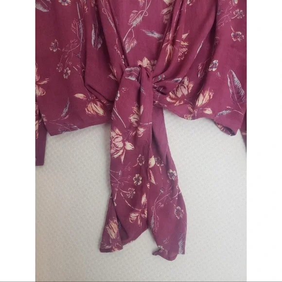 Billabong Women's Tie Front Long Bell Sleeve Boho Pink Floral Blouse. - Picture 10 of 10